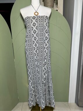 Energie Black and White Strapless Patterned Maxi Dress